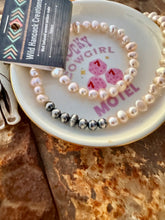 Load image into Gallery viewer, Peach Pearls Necklace With Navajo Pearls