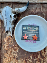 Load image into Gallery viewer, Spiny Oyster Star Earrings