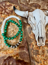 Load image into Gallery viewer, Green Malachite + Navajo Pearl Bracelet