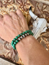 Load image into Gallery viewer, Green Malachite + Navajo Pearl Bracelet
