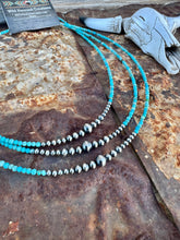 Load image into Gallery viewer, 3MM Turquoise Choker with Graduated Navajo Peals