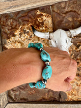 Load image into Gallery viewer, Chunky Kingman Turquoise Bracelet With Navajo Pearls