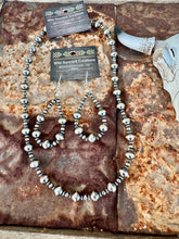 Load image into Gallery viewer, Navajo Desert Pearl Necklace 18"