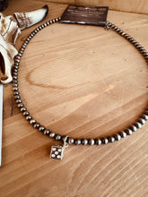 Load image into Gallery viewer, Navajo Pearl Choker With Dice Pendant