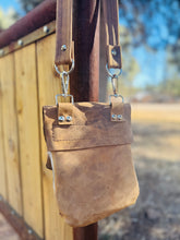 Load image into Gallery viewer, Day Trippin Purse No Fringe