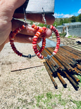 Load image into Gallery viewer, Mini Spiny Oyster Hoop Earrings With Navajo Pearls