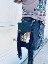 Load image into Gallery viewer, Day Trippin Midnight Blue Crossbody Purse