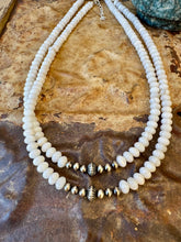 Load image into Gallery viewer, Mother Of Pearl Choker With Navajo Pearls