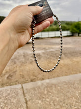 Load image into Gallery viewer, Alternating Navajo Pearl Choker 6MM & 3MM