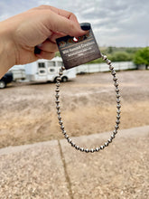 Load image into Gallery viewer, Alternating Navajo Pearl Choker 6MM & 3MM