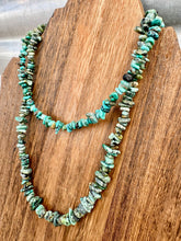 Load image into Gallery viewer, Genuine Turquoise Chip Choker