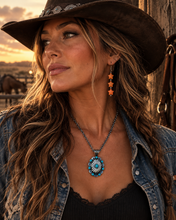 Load image into Gallery viewer, Spiny Oyster Star Earrings

