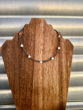 Load image into Gallery viewer, 3MM Navajo Pearl Choker With Pearl Hearts
