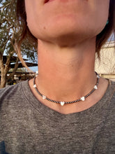 Load image into Gallery viewer, 3MM Navajo Pearl Choker With Pearl Hearts
