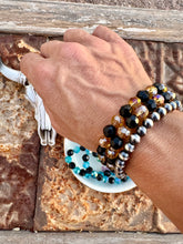 Load image into Gallery viewer, 6MM Navajo Pearl Bracelet Stretchy
