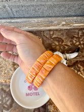 Load image into Gallery viewer, Square Spiny Oyster Bracelet 12MM

