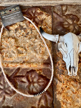 Load image into Gallery viewer, Beige Faceted Choker With Navajo Pearls
