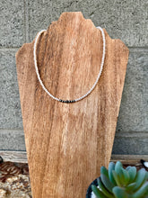 Load image into Gallery viewer, Beige Faceted Choker With Navajo Pearls
