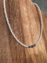 Load image into Gallery viewer, Beige Faceted Choker With Navajo Pearls
