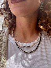 Load image into Gallery viewer, Beige Faceted Choker With Navajo Pearls
