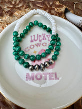 Load image into Gallery viewer, Green Malachite + Navajo Pearl Bracelet
