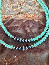 Load image into Gallery viewer, Mint Crystal Necklace With Navajo Pearls
