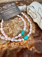 Load image into Gallery viewer, Conch Bracelet with Turquoise Nugget
