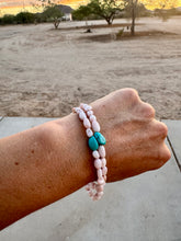 Load image into Gallery viewer, Conch Bracelet with Turquoise Nugget
