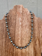 Load image into Gallery viewer, Navajo Desert Pearl Necklace 18"
