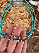 Load image into Gallery viewer, 4MM Turquoise Choker With Navajo Pearl Center
