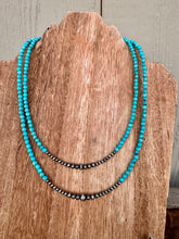 Load image into Gallery viewer, 4MM Turquoise Choker With Navajo Pearl Center
