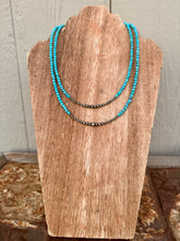 Load image into Gallery viewer, 4MM Turquoise Choker With Navajo Pearl Center
