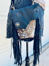Load image into Gallery viewer, Day Trippin Midnight Blue Crossbody Purse
