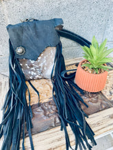 Load image into Gallery viewer, Day Trippin Midnight Blue Crossbody Purse
