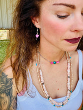 Load image into Gallery viewer, Turquoise Bar Choker With Pink Shell
