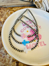 Load image into Gallery viewer, Navajo Pearl Bracelet With Opal Cross
