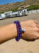 Load image into Gallery viewer, Purple Painted Glass Bracelet With Dice
