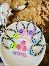 Load image into Gallery viewer, Authentic Navajo Pearls With Large Smileys
