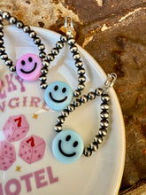 Load image into Gallery viewer, Authentic Navajo Pearls With Large Smileys

