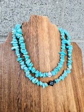 Load image into Gallery viewer, Turquoise Magnesite &amp; Dice Choker
