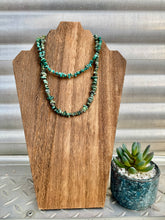 Load image into Gallery viewer, Genuine Turquoise Chip Choker

