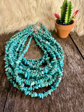 Load image into Gallery viewer, Turquoise Chip Choker
