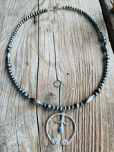 Load image into Gallery viewer, Authentic Navajo Pearls with Naja
