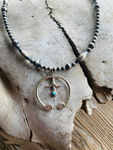 Navajo Pearl Choker with Naja Pendant