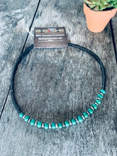 Load image into Gallery viewer, Green Turquoise With Navajo Pearls Choker
